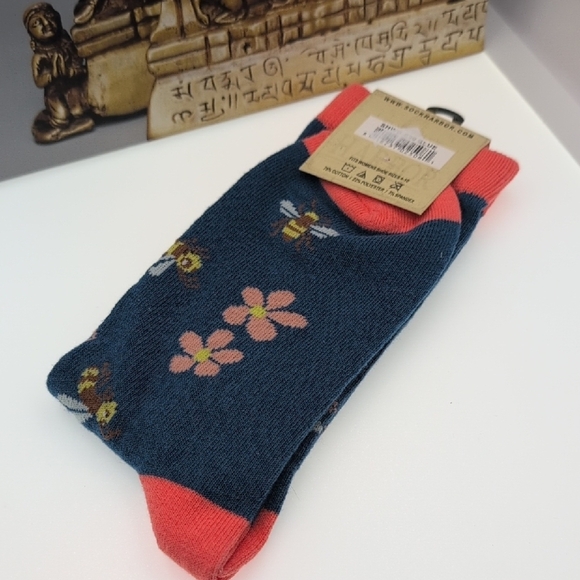 Blue and Red Honeycomb Pattern Socks - Picture 2 of 4